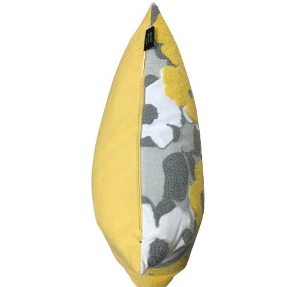 Pair (2) ENVOGUE Throw Pillows Crewel Embroidery 20x20" Feather/Down Insert - Picture 13 of 14